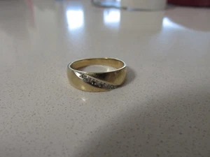 14Kt Gold Ring with Diamonds (Size 8) - Picture 1 of 6