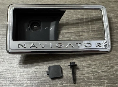 2007-17 Lincoln Navigator Interior Passenger Right Door Panel Handle Trim Bezel - Image 1 of 4