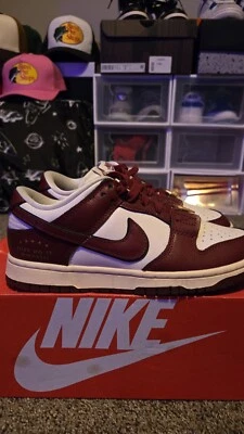 Talla 7.5 - Nike Dunk SE Low Sisterhood - Team Red W Foto 1 de 4