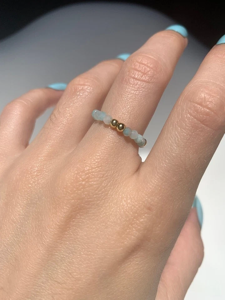 A++ Hermosos anillos ajustables con cuentas redondas facetadas de piedras preciosas de amazonita para niñas Foto 1 de 4