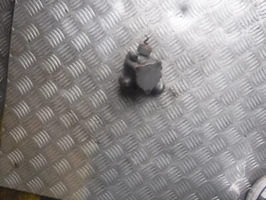 Honda CB550 FOUR OIL PUMP - Picture 1 of 2