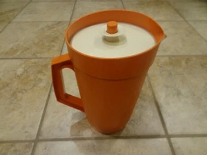 Vintage Tupperware 2 Quart Pitcher #800-6 Orange with lid - Picture 1 of 4