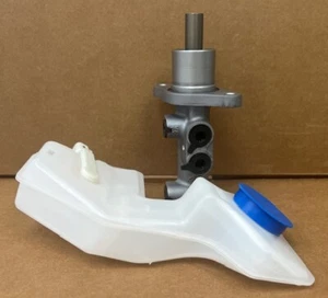 Mazda BPYS-43-40ZC Brake Master Cylinder - Picture 1 of 5