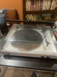 ION USB Turntable / Vinyl Archiver with Line Input model TTUSB05XL - Picture 1 of 11