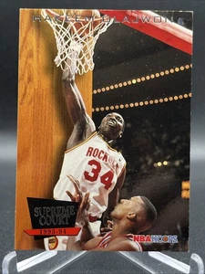 Hakeem Olajuwon 1994-95 NBA Hoops Supreme Court #SC9 Houston Rockets - Bild 1 von 2