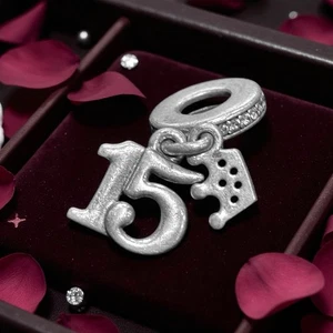 S925 Funkelnder Charm 15. Geburtstag & Krone, 19.11.25, KOSTENLOSER VERSAND - Bild 1 von 2