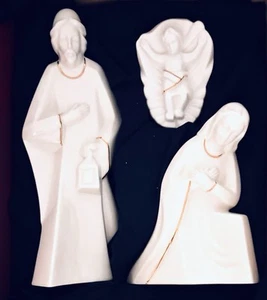 Mikasa Sacra Famiglia Set di 3 Bambino Gesù, Maria, Giuseppe Set Pensionato KT421-997 - Foto 1 di 10