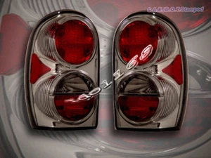 APTO PARA 02 03 04 04 05 06 07 Jeep Liberty Altura luces traseras euro humo NUEVO - Imagen 1 de 1