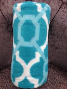 Decorative Throw Blanket Soft Warm Fleece Lattice Quatrefoil Blue Aqua Turquoise - Picture 1 of 13