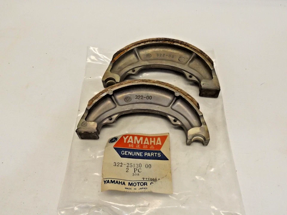 JUEGO ZAPATAS FRENO YAMAHA 322-25130-00-00 NUEVO DT2 RT2 MX360 MX400YZ125 IT175 TT500 Foto 1 de 1