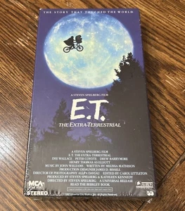 E.T. The Extra-Terrestrial VHS Tape NEW SEALED Green Bar MGM Watermark 1988 READ - Foto 1 di 6