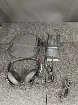 Plantronics Poly Voyager Focus UC B825 Wireless Headset - Image 1 of 4