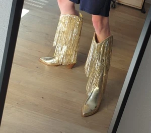 Cowboystiefel mit Fransen (Gr. 43), große Stiefel mit glitzernden Pailletten - Bild 1 von 5