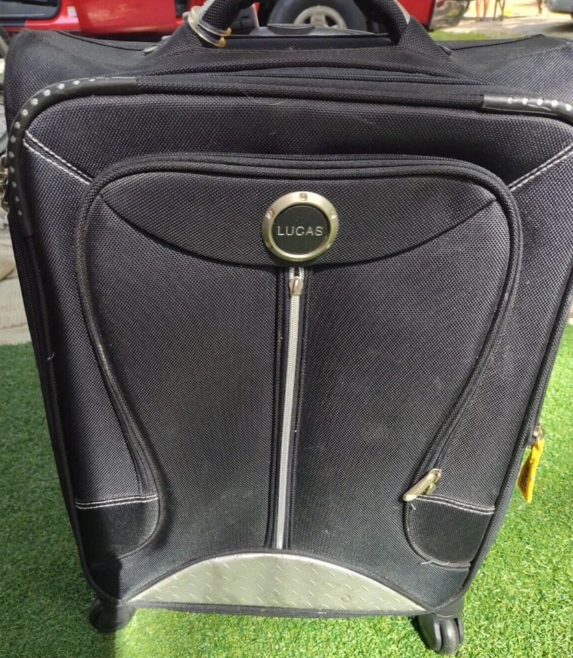 MALETA EQUIPAJE LUCAS LIGERA LADO BLANDO EXPANDIBLE CON RUEDAS GIRATORIAS NEGRA Foto 1 de 4