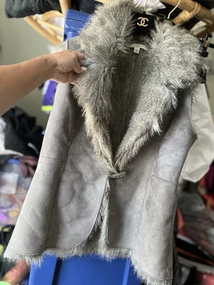 FEVER PLUSH FUR SHEARLING LINED WARM COZY REVERSIBLE GRAY FAUX SUEDE VEST JACKET Foto 1 de 4