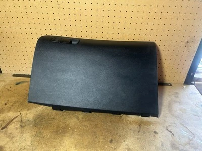 Dodge Charger 2012 puerta guantera L0202645DX9AD (stock #174) Foto 1 de 4