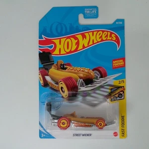 Hot Wheels STREET WIENER Brown FAST FOODIE 2/5 (#41/250) - Picture 1 of 2