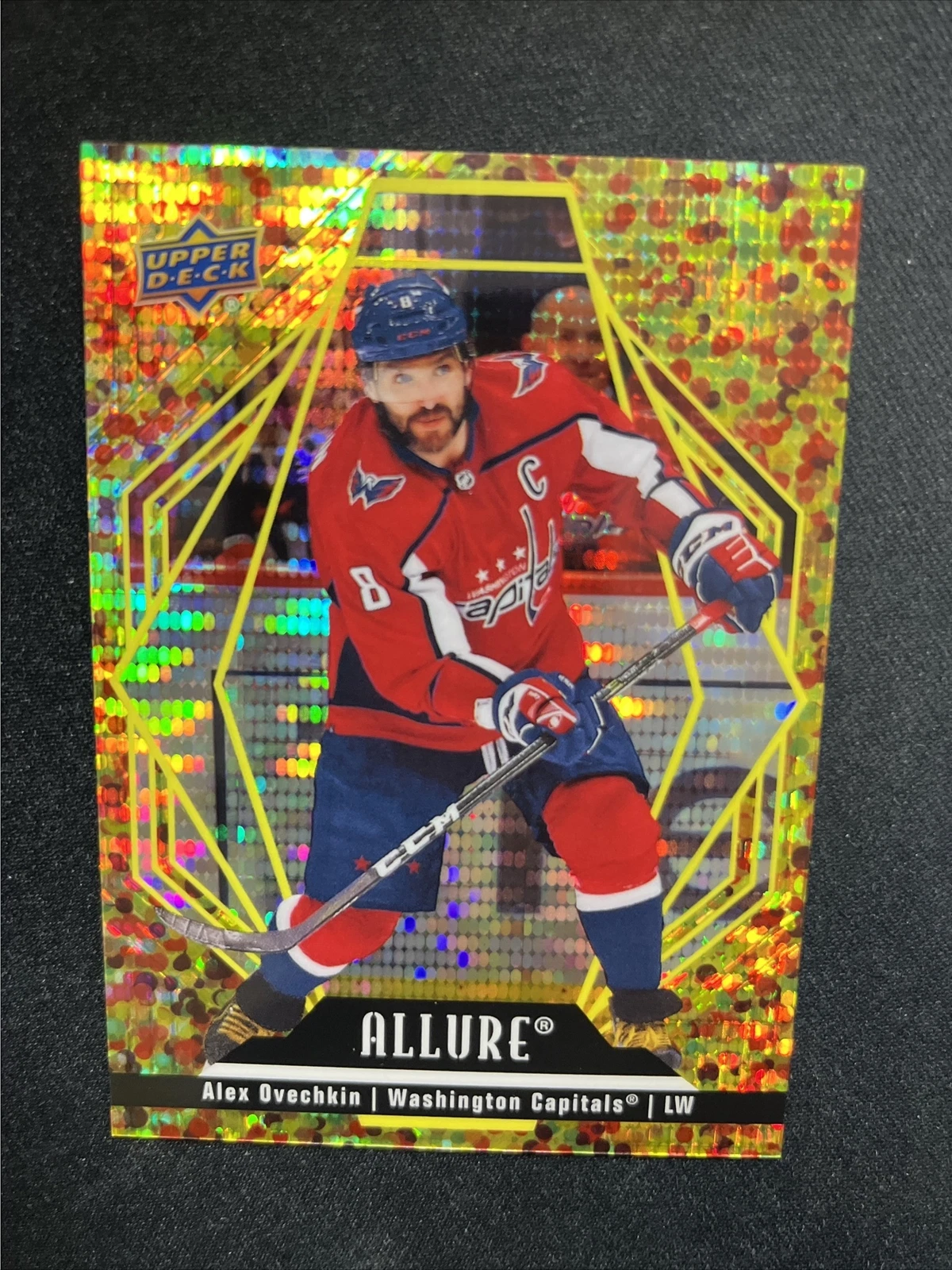 22-23 UD Allure Hockey Gold Glitter Bomb 77 Alex Ovechkin /199