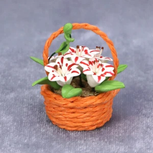 Dollhouse Miniature 1/12 Scale Lily Flower Basket Pocket Furniture Accessories - Zdjęcie 1 z 7