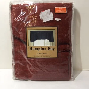 Cenefa Hampton Bay Crimson Arch AL Ellis 52" Wx 17" L 100 % poliéster - Imagen 1 de 5
