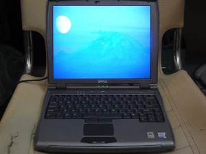DELL C400 LAPTOP PIII 866 MHZ 256MB 20GB CD - WIN XP - Afbeelding 1 van 1