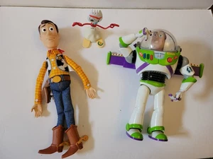 CLASSIC DISNEY PIXAR BUZZ LIGHTYEAR, WOODY & Forky TOY STORY - Bild 1 von 14