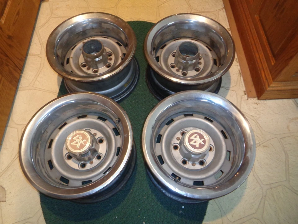 Camioneta pickup Chevy C10 1973-87 4x4, llantas de rally 15X8 6 orejetas 4X4 (juego de 4) GMC Foto 1 de 4