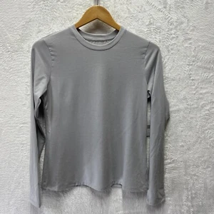 Yogaworks T-Shirt Women's Medium Glacier Gray Long Sleeve Performance Pullover - Picture 1 of 8