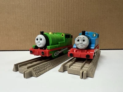 Lote de caras pintadas Thomas & Friends TOMY Trackmaster Thomas & Percy Foto 1 de 4