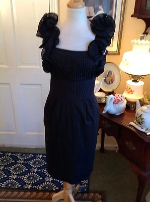 VESTIDO PRETO CATHERINE MALANDRINO-BABADOS DE OMBRO-TAMANHO 6-UM CORPO ABRAÇANDO BELEZA!!! - Imagem 1 de 4