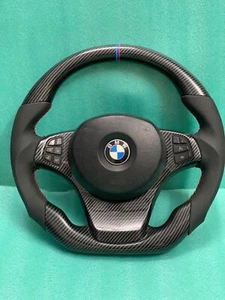 Volante sportivo in fibra di carbonio BMW E53 X5 - Foto 1 di 4