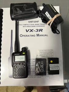 Kompaktowe radio amatorskie Yaesu VX-3r - Zdjęcie 1 z 6