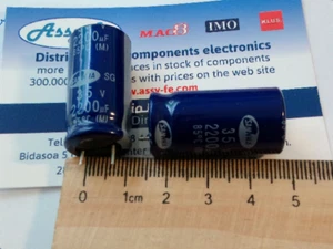 2 pcs x 2200UF 35V 85°C CAPACITOR RADIAL SHORT PIN CONDENSADOR 2200 microfaradi - Imagen 1 de 1