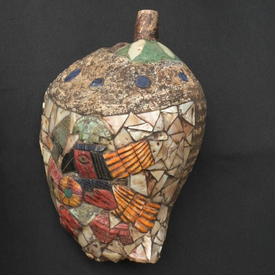 Moche Pututu precolombino con incrustaciones de piedras preciosas Foto 1 de 4