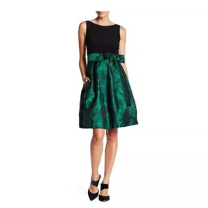 Eliza J Green Pleated Belt Fit & Flare Dress Size 6 - Picture 1 of 8