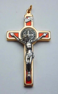"Placa de oro St. Benedict Crucifijo 24kt - roja 2 1/4" - Imagen 1 de 2