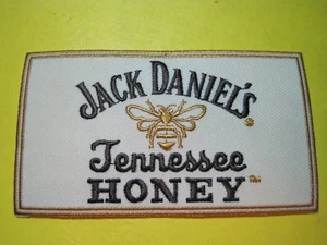 JACK DANIEL'S TENNESSEE HONEY PATCH IRON ON -or- SEW ON SMALL CREST SIZE LOOK!!! - Imagen 1 de 13