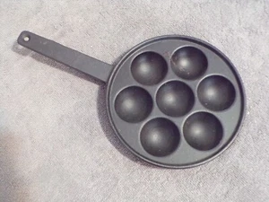 Gusseisen 7 Muffin Maker 8" rund mit Griff - Bild 1 von 3