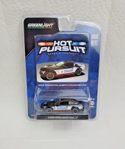 GREENLIGHT 1/64 HOT PURSUIT 2008 Ford Mustang GT" Edmonton, Alberta Police. New - Picture 1 of 3
