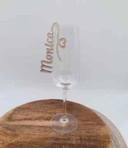 Einhängenamenschilder aus Holz für Hochzeit und Co für Sektglas - Bild 1 von 1