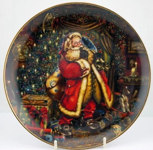 Lovely Franklin Mint Christmas Plate ~ The Magic of Santa - Picture 1 of 2