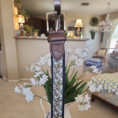 Usado Ex Cond. CINTO MASCULINO BOLA DE GOLFE E CAMISETA Tommy Bahama (xl 42-44) msrp $68 - Imagem 1 de 4