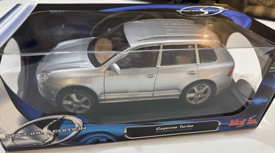 Maisto Edición Especial Plata PORSCHE CAYENNE TURBO SUV Escala 1:18 Foto 1 de 1