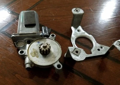 GM AC Delco 1995 Equipment Front Right Power Window Motor 88987650  - Image 1 of 4