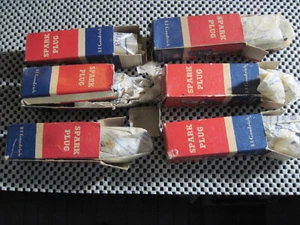 6 Vintage BF Goodrich 18-4 -COM Zündkerzen NOS mit Boxen - Bild 1 von 4