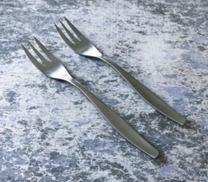 Zwilling Henckels AZUR Stainless 3-Tine Pastry Forks 6” Satin Twins Set 2 - Picture 1 of 7