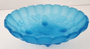 Vintage Indiana Glass Opaque Blue Fruit Bowl Harvest Grape Oval Footed Embossed - Picture 1 of 4