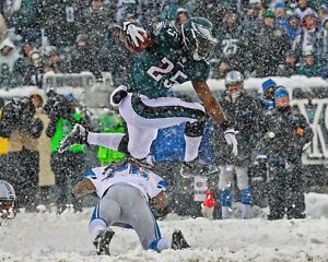 LeSean McCoy Snow Bowl Philadelphia Eagles 8x10 NFL Football Photograph