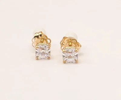 Pendientes Diamonique enchapados en oro de 18k de circonita cúbica de 3,5 mm Foto 1 de 4