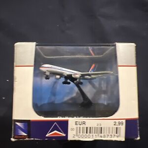 😎NewRay Sky Pilot Series Delta Airlines Boing 777-200 Scale 1:900 Diecast 2008